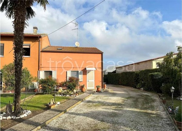 casa indipendente in vendita a Riva del Po in zona Ro