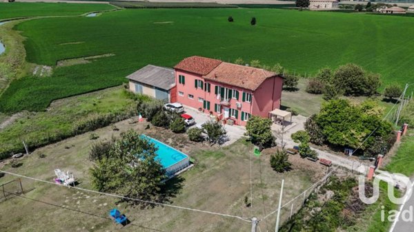 casa indipendente in vendita a Riva del Po in zona Ro
