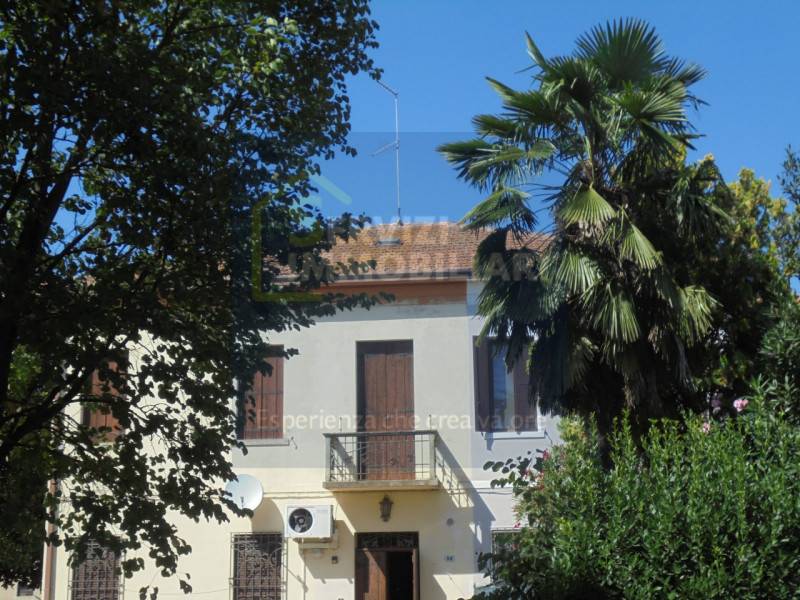 casa indipendente in vendita a Riva del Po