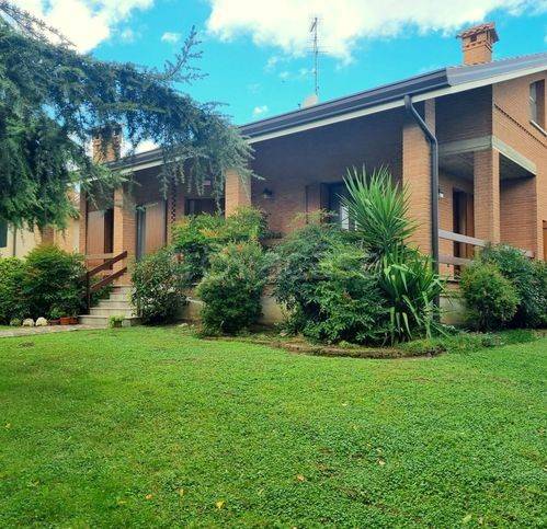 casa indipendente in vendita a Riva del Po in zona Berra