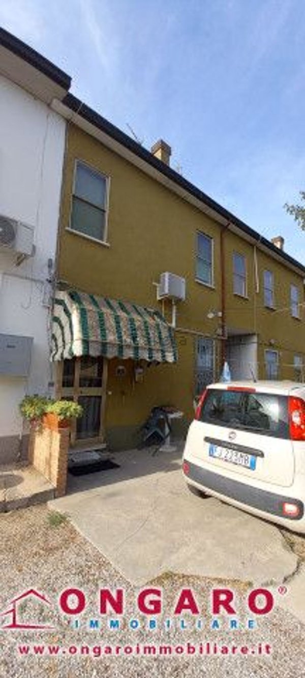 casa indipendente in vendita a Riva del Po in zona Berra