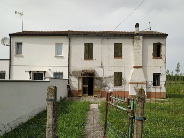 casa indipendente in vendita a Riva del Po in zona Serravalle