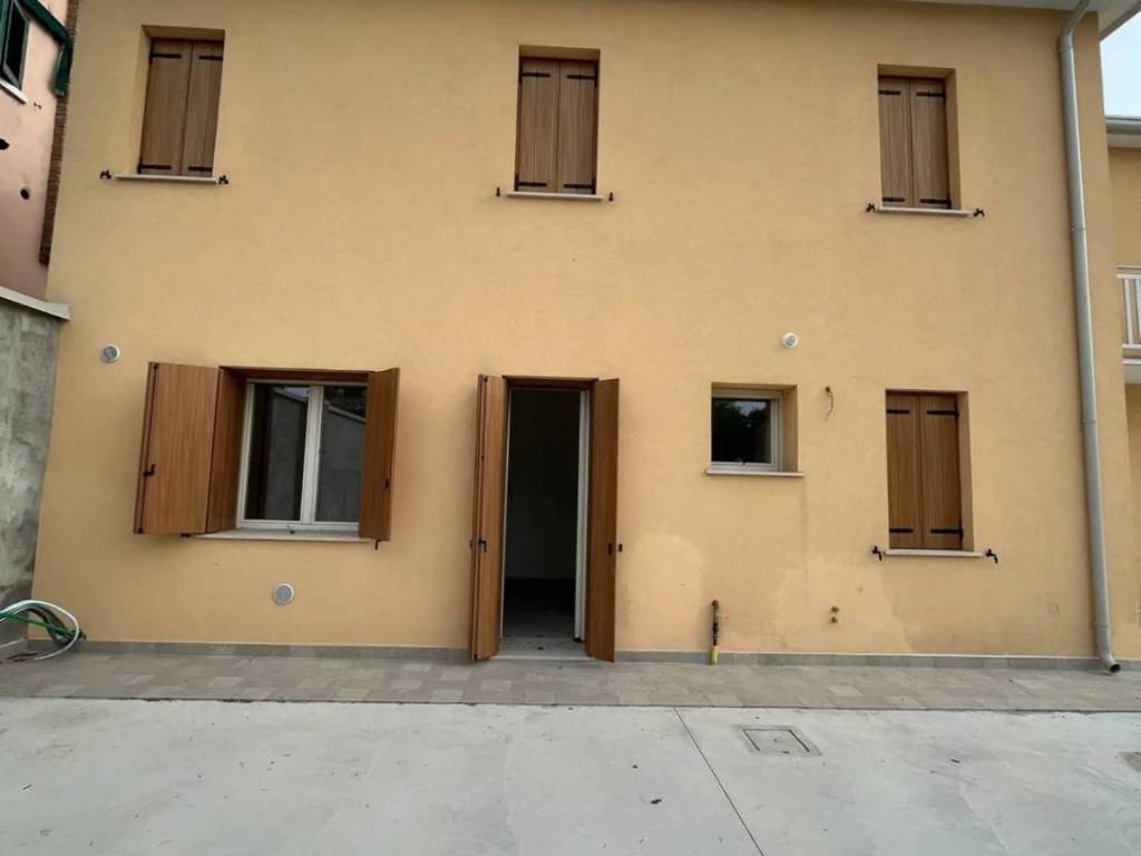 casa indipendente in vendita a Riva del Po in zona Ro