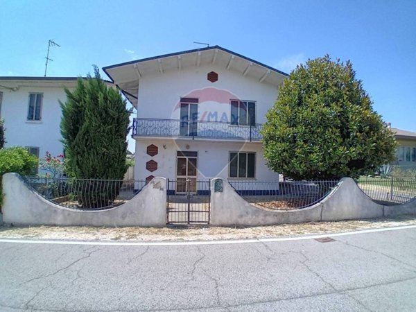 casa indipendente in vendita a Riva del Po in zona Berra