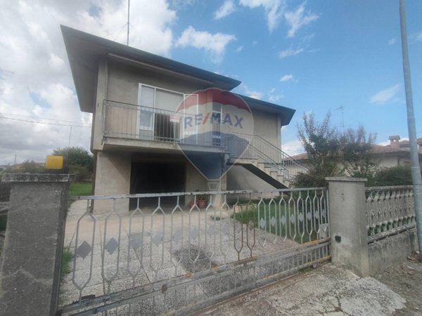 casa indipendente in vendita a Riva del Po in zona Ro