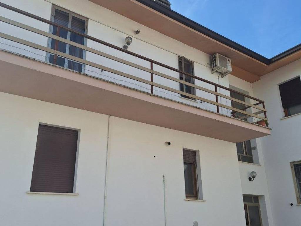 appartamento in vendita a Riva del Po in zona Berra