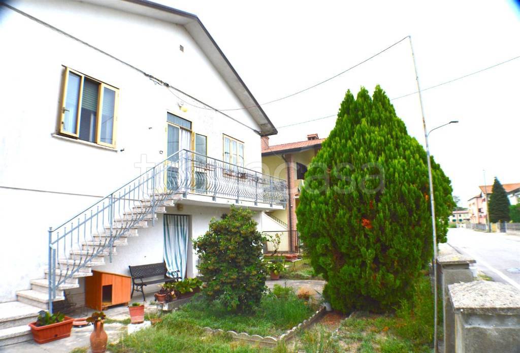 casa indipendente in vendita a Riva del Po in zona Ro