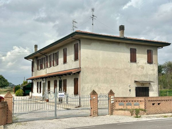 casa indipendente in vendita a Riva del Po in zona Ro
