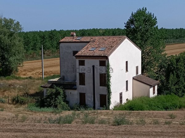appartamento in vendita a Riva del Po in zona Serravalle