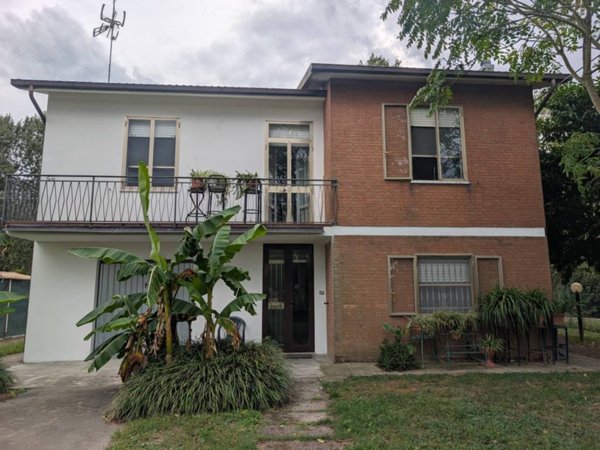 casa indipendente in vendita a Riva del Po