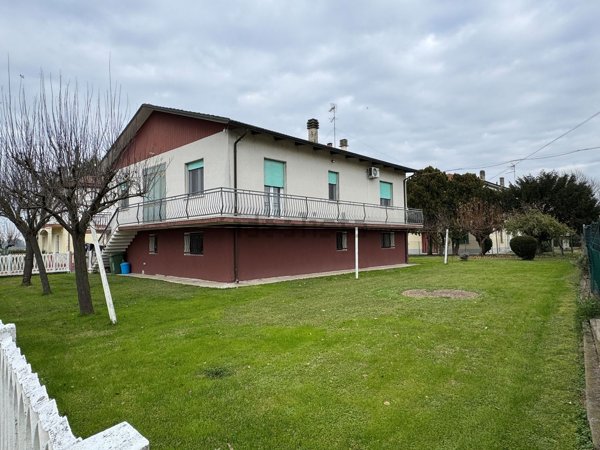 casa indipendente in vendita a Riva del Po in zona Ro