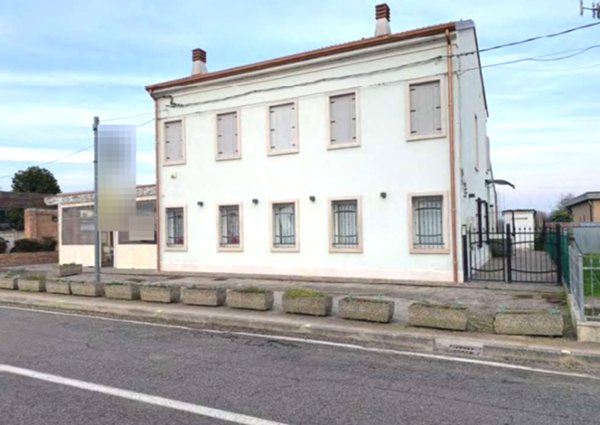 ufficio in vendita a Riva del Po in zona Ro