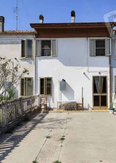 casa indipendente in vendita a Riva del Po in zona Berra