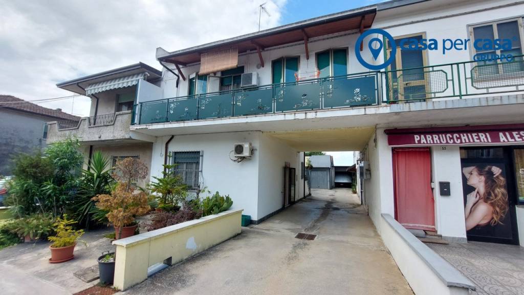 appartamento in vendita a Riva del Po in zona Serravalle