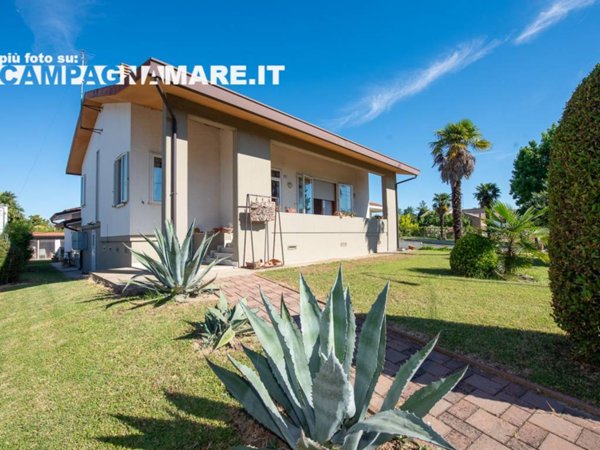 casa indipendente in vendita a Riva del Po in zona Berra