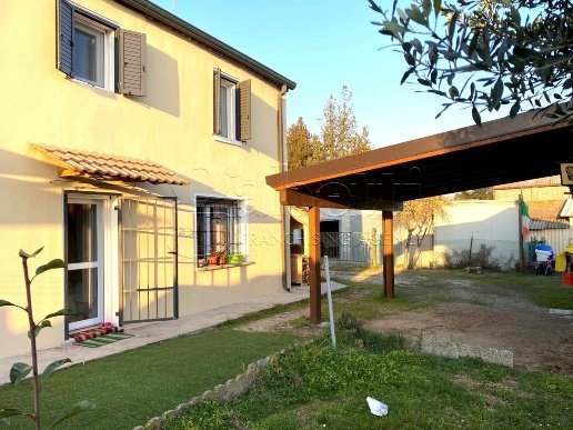 casa indipendente in vendita a Riva del Po in zona Ro