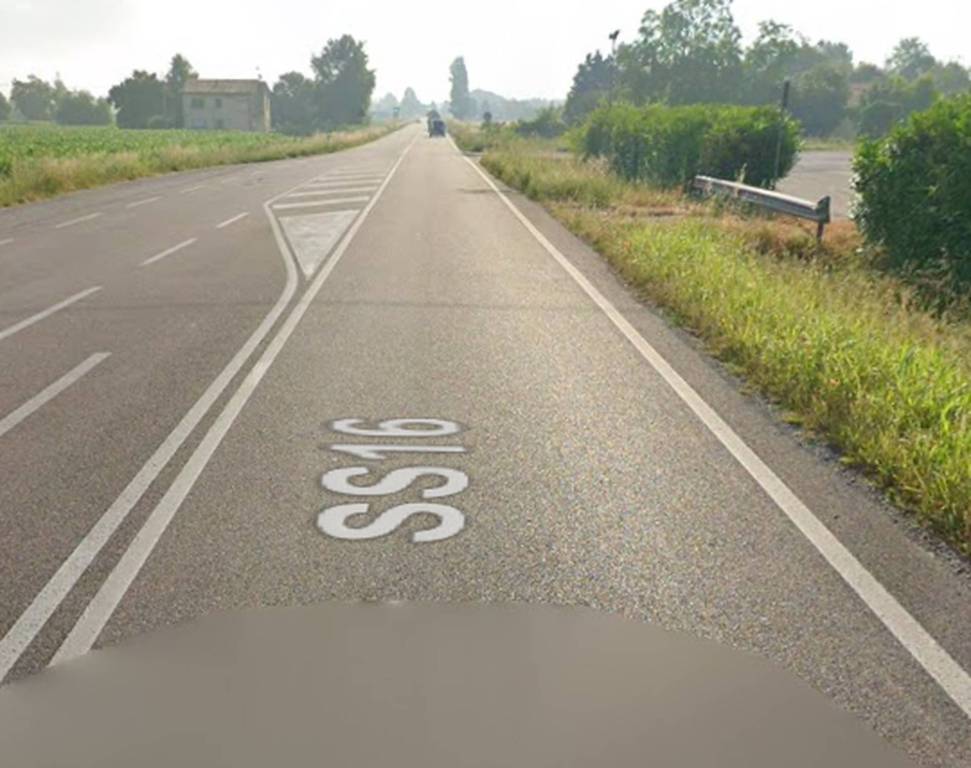 negozio in vendita a Riva del Po in zona Ro