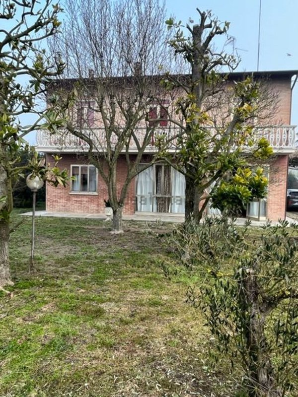 casa indipendente in vendita a Riva del Po