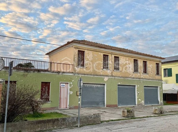 casa indipendente in vendita a Riva del Po in zona Serravalle