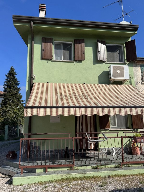 casa indipendente in vendita a Riva del Po in zona Berra