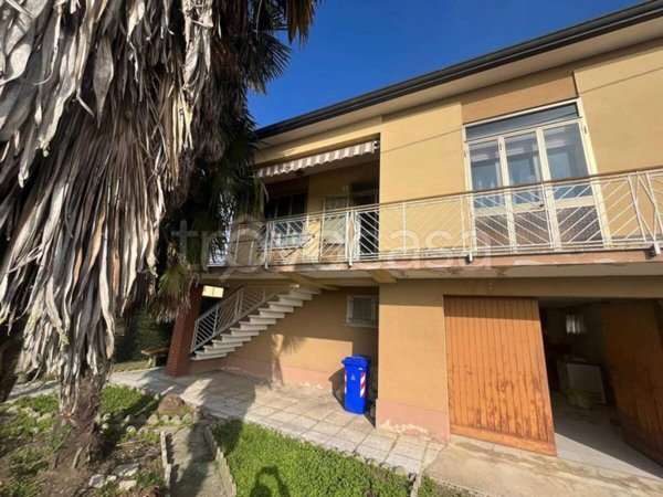 casa indipendente in vendita a Riva del Po in zona Berra