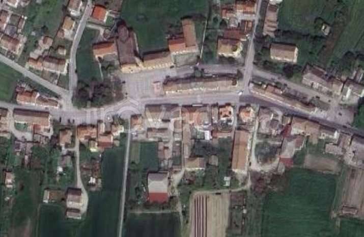 negozio in vendita a Riva del Po in zona Berra