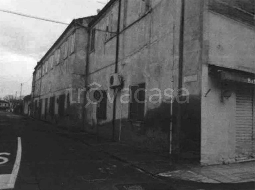 negozio in vendita a Riva del Po