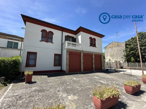 casa indipendente in vendita a Riva del Po in zona Berra