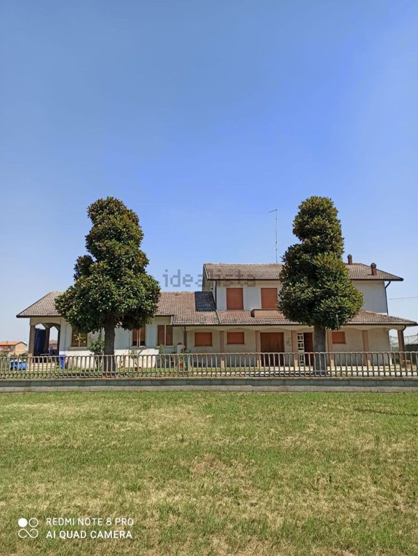 casa indipendente in vendita a Riva del Po