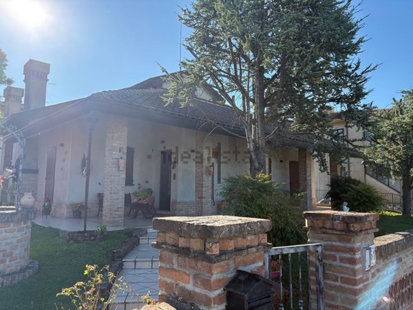 casa indipendente in vendita a Riva del Po