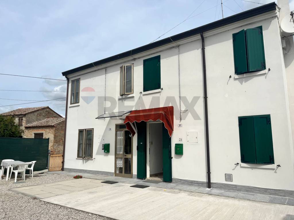 casa indipendente in vendita a Riva del Po in zona Ro