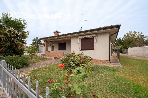 casa indipendente in vendita a Riva del Po in zona Berra