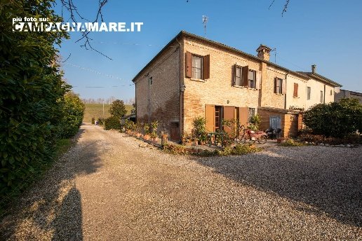 casa indipendente in vendita a Riva del Po