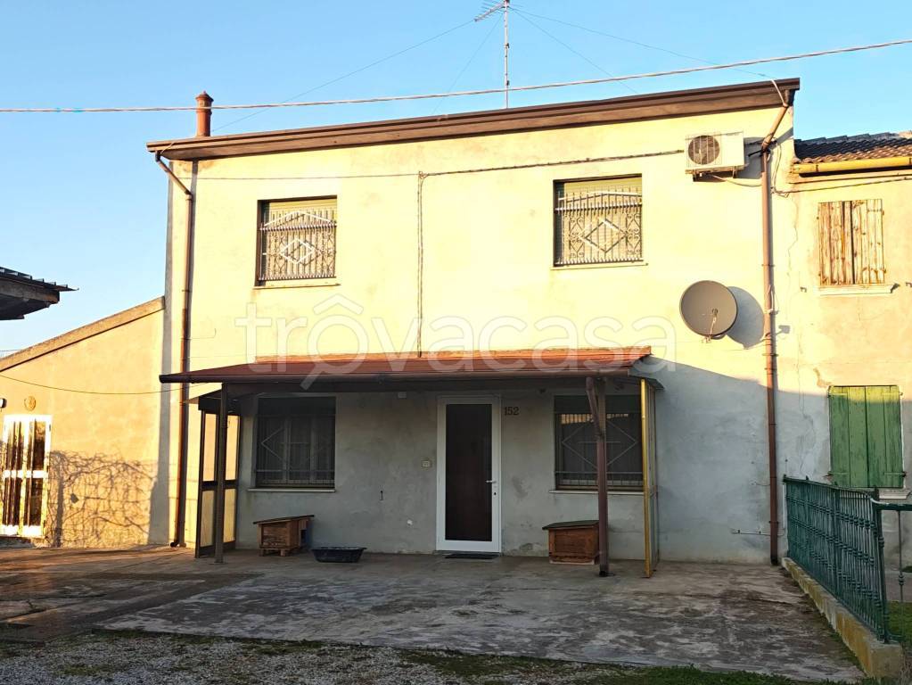 casa indipendente in vendita a Riva del Po in zona Serravalle