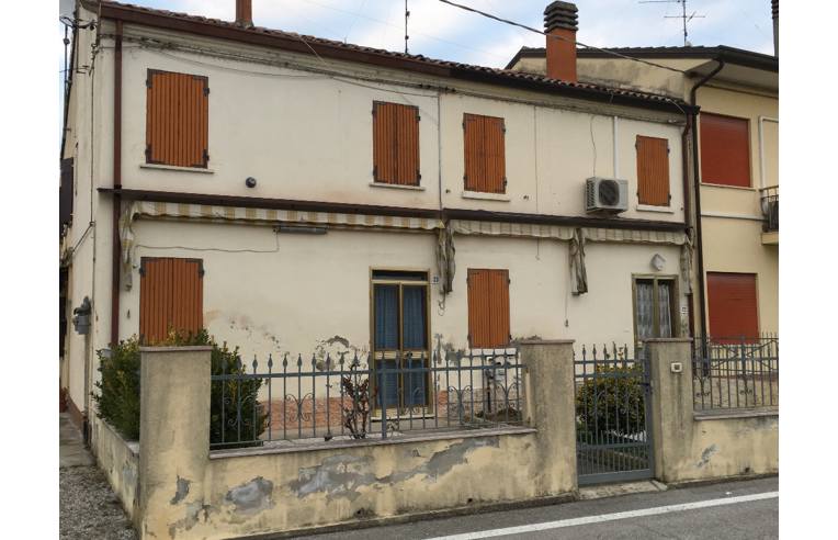 casa indipendente in vendita a Riva del Po in zona Berra