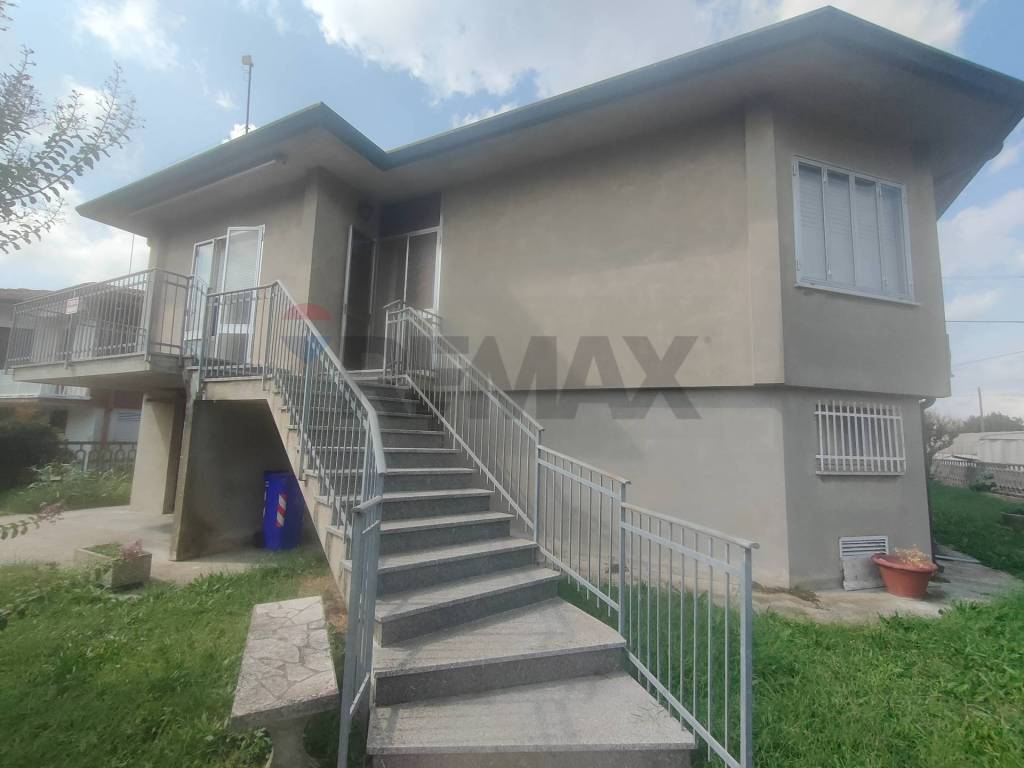 casa indipendente in vendita a Riva del Po in zona Ro