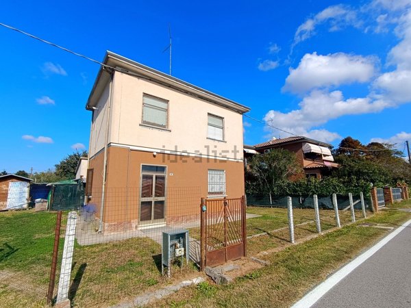 casa indipendente in vendita a Riva del Po in zona Ro