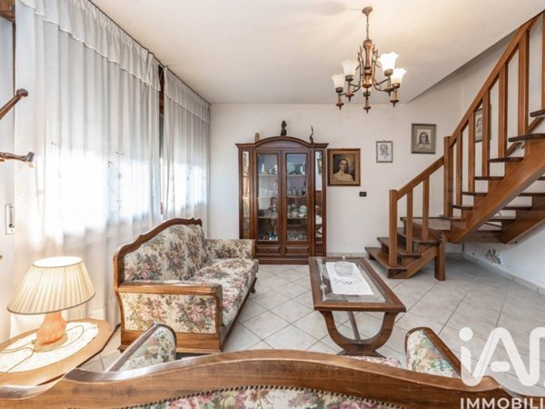 casa indipendente in vendita a Riva del Po in zona Serravalle