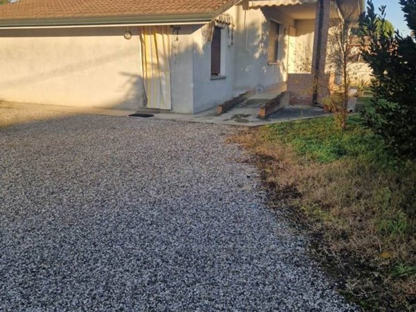 casa indipendente in vendita a Riva del Po in zona Berra