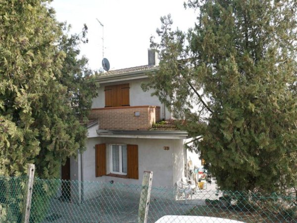 casa indipendente in vendita a Riva del Po in zona Berra