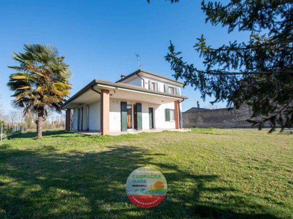 casa indipendente in vendita a Riva del Po in zona Berra