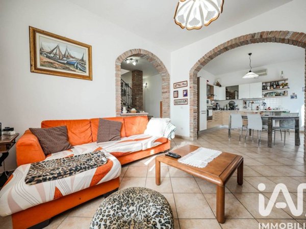 casa indipendente in vendita a Riva del Po in zona Serravalle