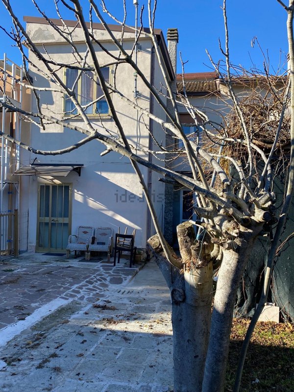 casa indipendente in vendita a Riva del Po in zona Serravalle