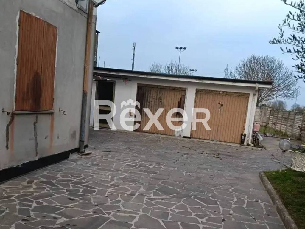 appartamento in vendita a Riva del Po in zona Ro