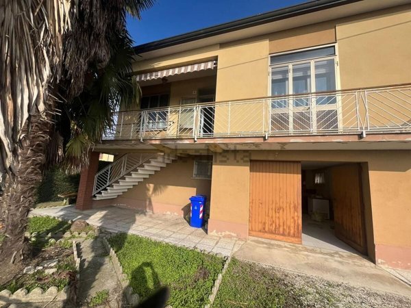 casa indipendente in vendita a Riva del Po in zona Berra