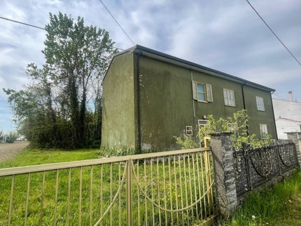 casa indipendente in vendita a Riva del Po