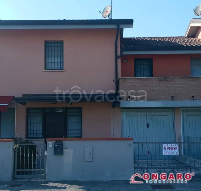 casa indipendente in vendita a Riva del Po in zona Berra