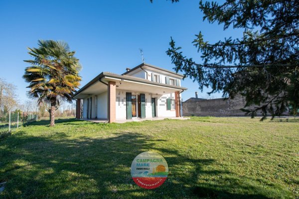 casa indipendente in vendita a Riva del Po