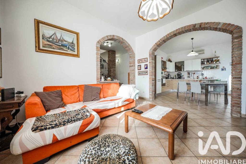 casa indipendente in vendita a Riva del Po in zona Serravalle