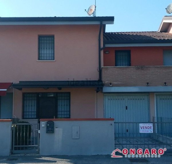 casa indipendente in vendita a Riva del Po in zona Berra